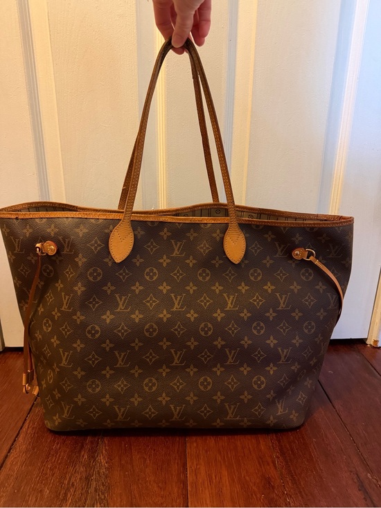 Louis Vuitton Handbags - Louis Vuitton Monogram Neverfull Tote GM